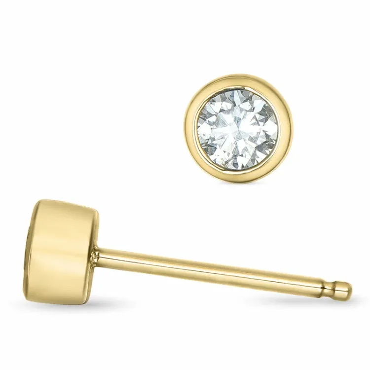 2 x 0,14 ct solitaireørestikker i 14 karat guld med diamant