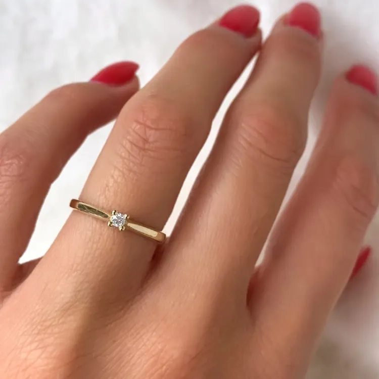 Kampagne - diamant solitairering i 14 karat guld 0,05 ct