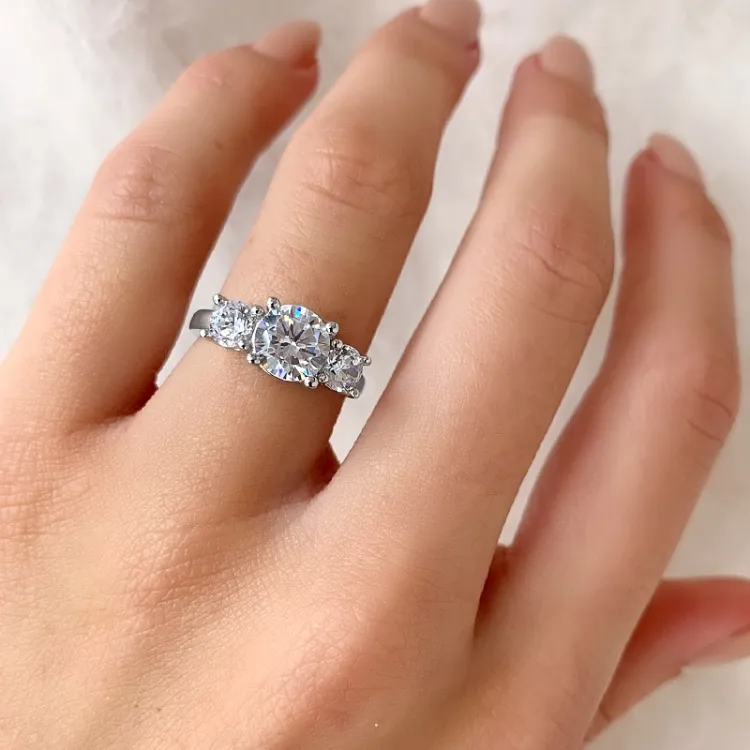 Stor hvid zirkon ring i sølv