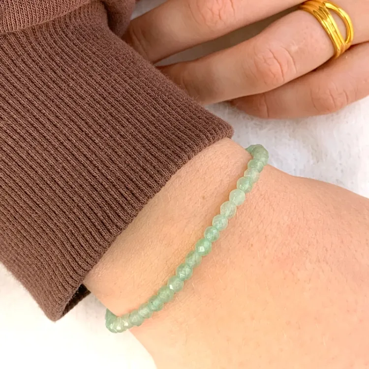grøn aventurin armbånd i silke snor 17 cm plua 3 cm x 4,1 mm  - Loom Stones