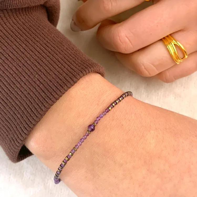 sten armbånd med ametyst og hematite - Loom Stones