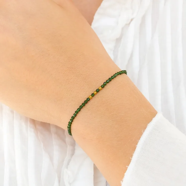 elegant armbånd med sten og 3 hematite - Loom Stones