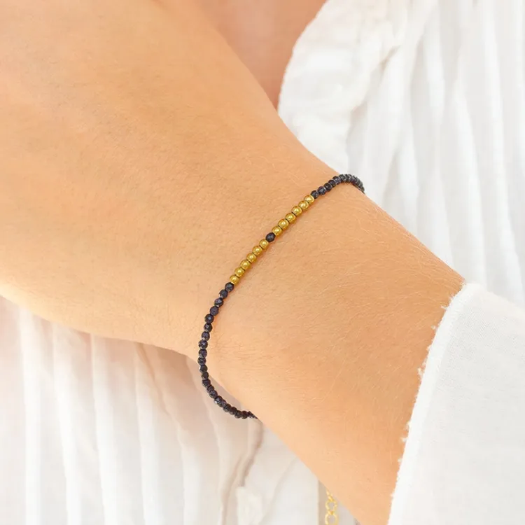 mørkeblå metallic armbånd med sten og hematite - Loom Stones