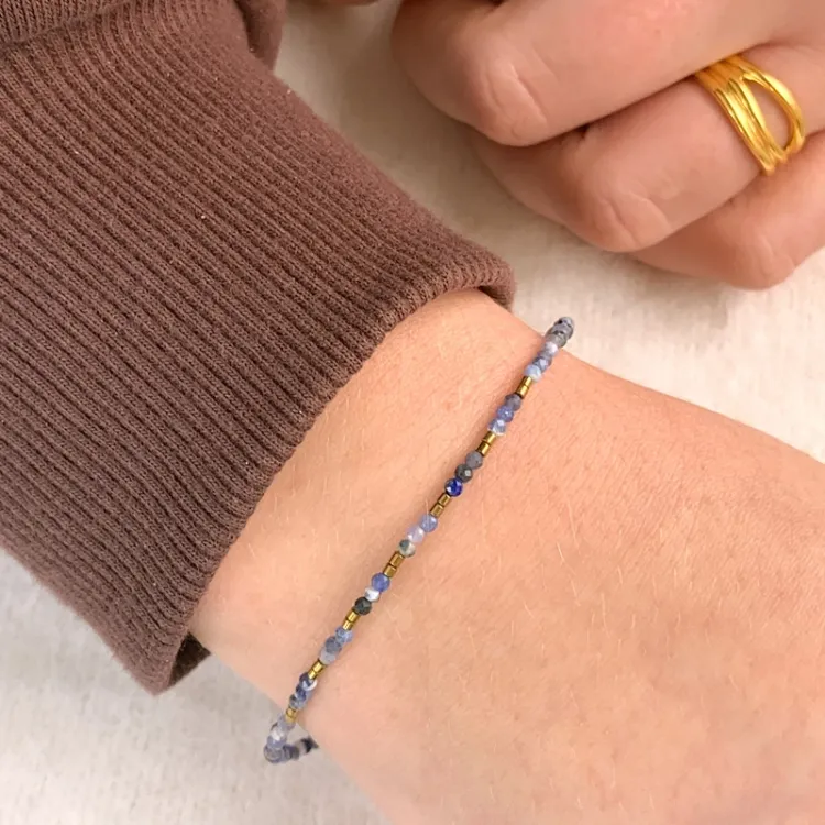 sten armbånd med sodalit og hematite - Loom Stones