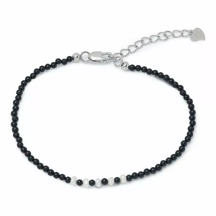 sort armbånd med onyks og 5 ferskvandsperle.