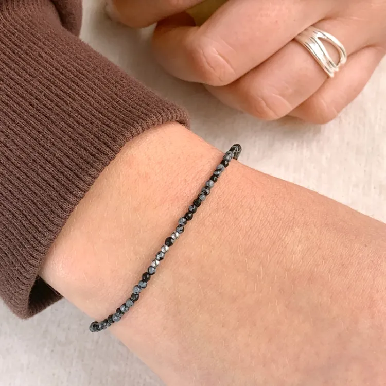 sten armbånd med obsidian og 3 hematite.