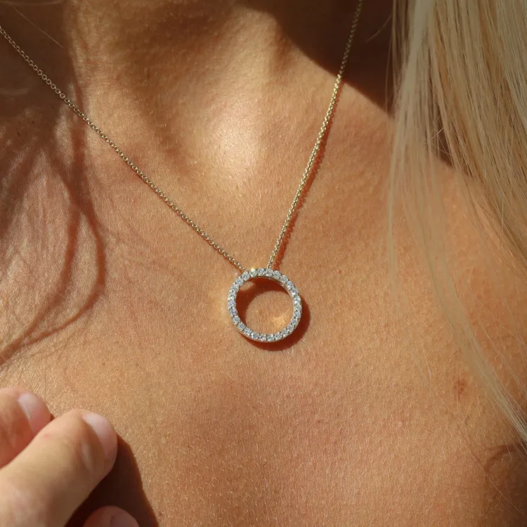 rundt lab grown diamant vedhæng i 14 karat guld 0,53 ct