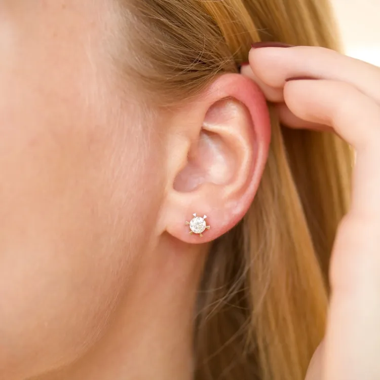 2 x 0,40 ct lab grown diamant ørestikker i 14 karat guld med lab grown diamant 