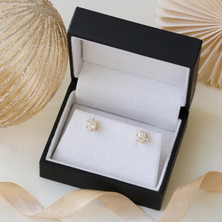 2 x 0,40 ct lab grown diamant ørestikker i 14 karat guld med lab grown diamant 