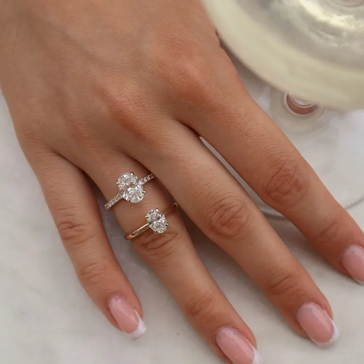 oval lab grown diamant solitairering i 14 karat guld 1,0 ct