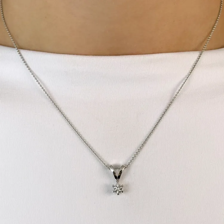 0,20 ct lab grown diamant vedhæng i 14 karat hvidguld