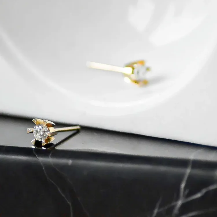 2 x 0,20 ct lab grown diamant solitaireørestikker i 14 karat guld med lab grown diamant 