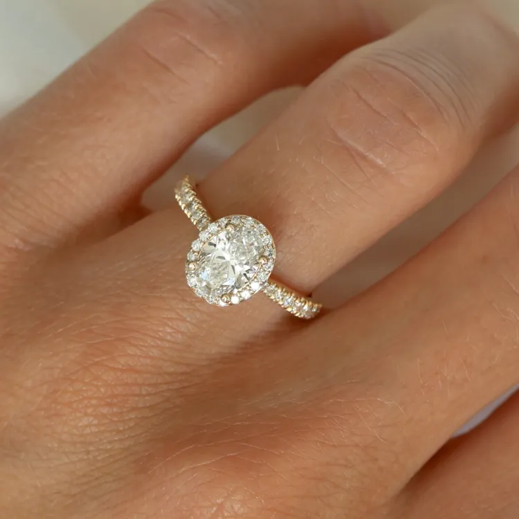 oval lab grown diamant ring i 14 karat guld 1,0 ct 0,33 ct