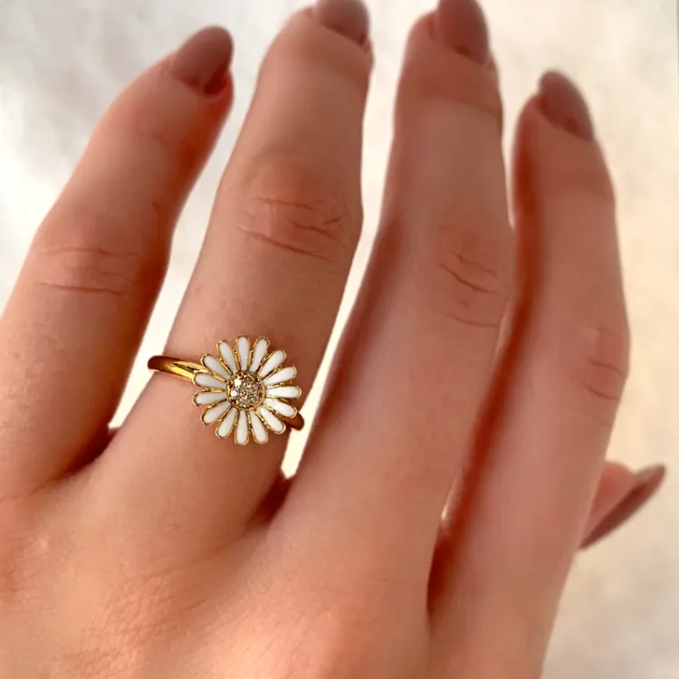 11 mm marguerit ring i forgyldt sølv - Matilda