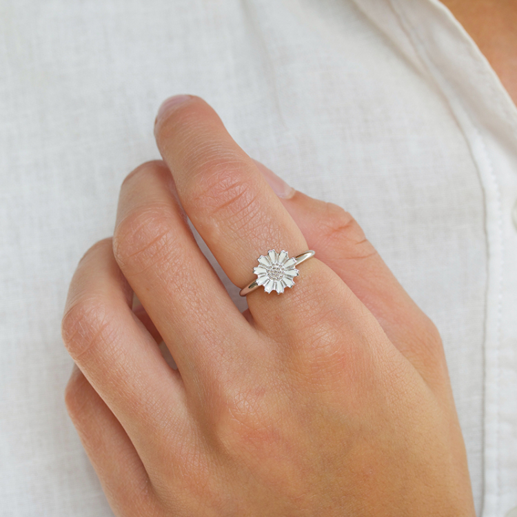 11 mm marguerit ring i rhodineret sølv - Marie