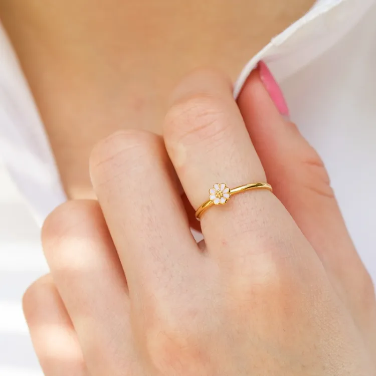 5 mm marguerit lilla ring i forgyldt sølv - Maggie