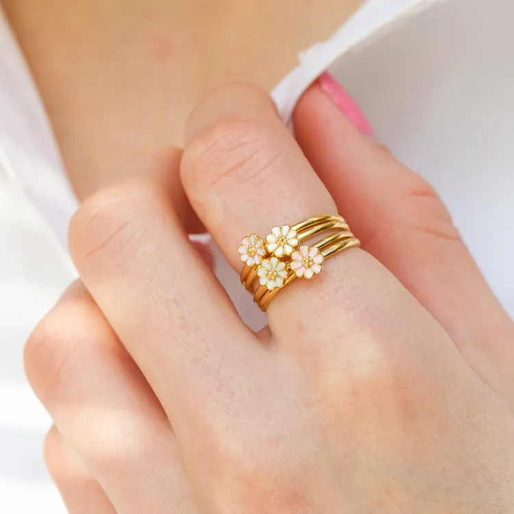 5 mm marguerit lilla ring i forgyldt sølv - Maggie