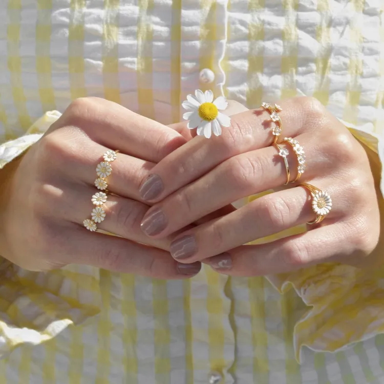 marguerit ring i forgyldt sølv - Maggie