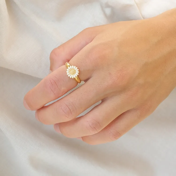 10 mm marguerit ring i forgyldt sølv - Matilda