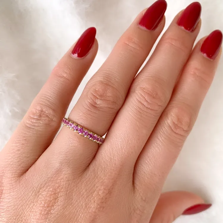 pink safir alliancering i 14 karat guld 0,71 ct