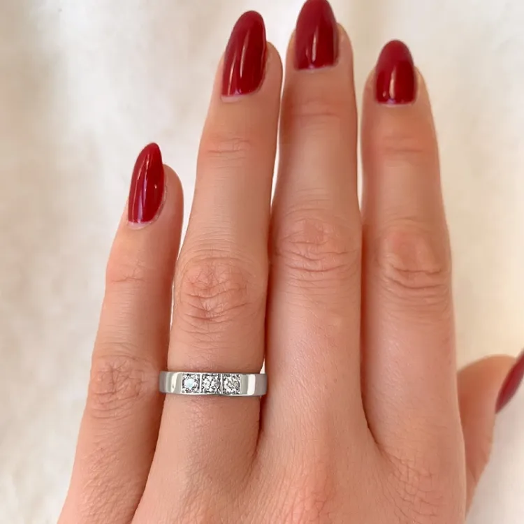diamant alliancering i 14 karat hvidguld 3 x 0,07 ct
