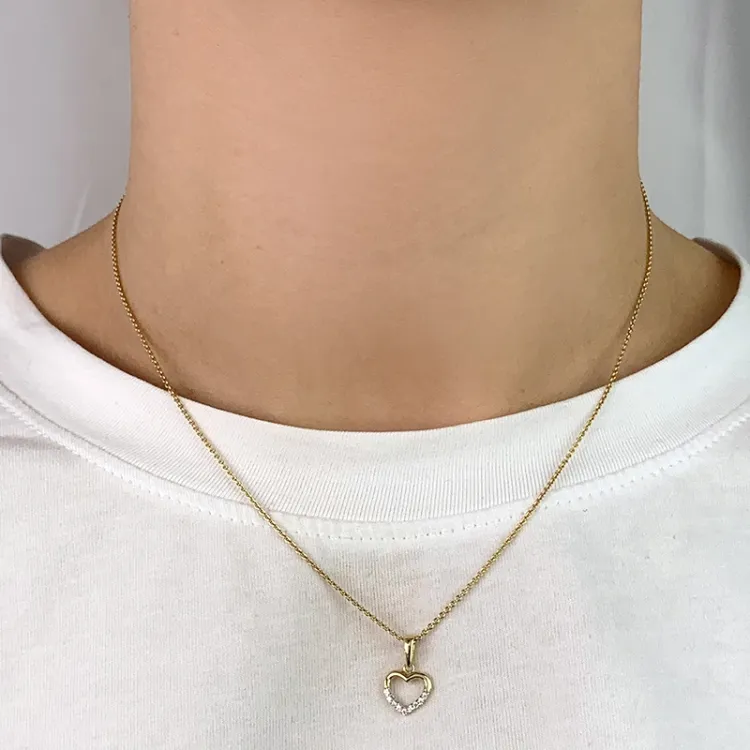 hjerte zirkon vedhæng i 8 karat guld med rhodium
