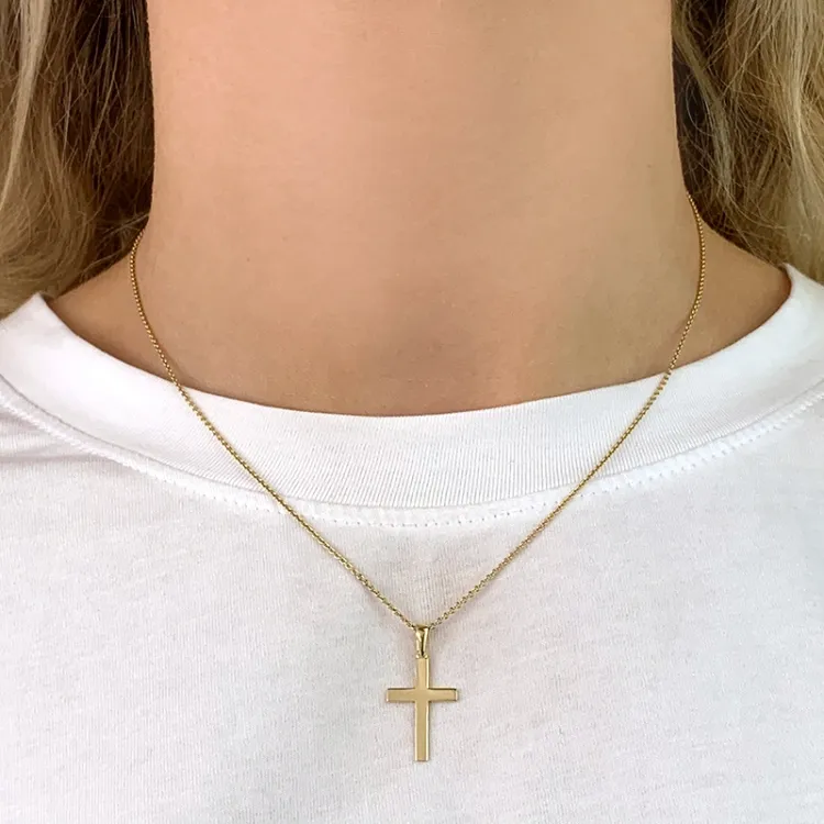 13 x 19 mm kors vedhæng i 8 karat guld