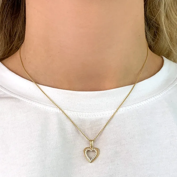 hjerte zirkon vedhæng i 8 karat guld med rhodium