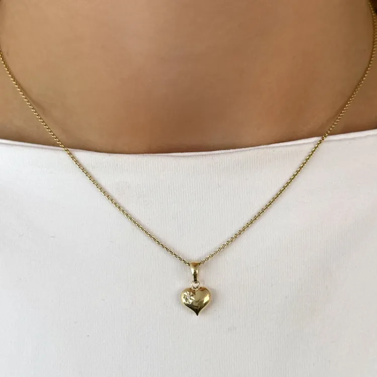 hjerte zirkon halskæde i forgyldt sølv med vedhæng i 9 karat guld - Amoré