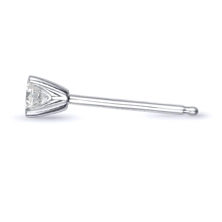 1 x 0,11 ct diamant solitaireørestik i 14 karat hvidguld med diamant