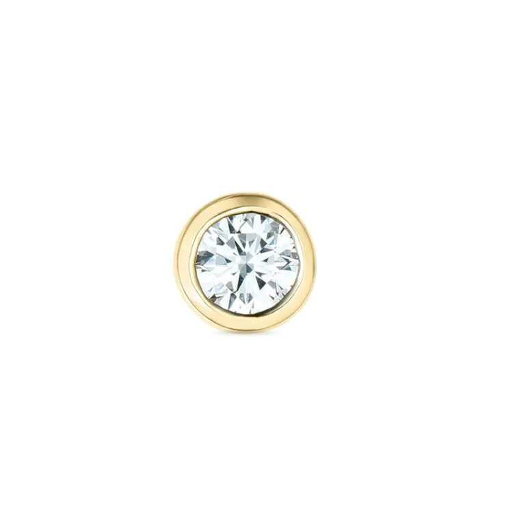 1 x 0,13 ct diamant solitaireørestik i 14 karat guld med diamant