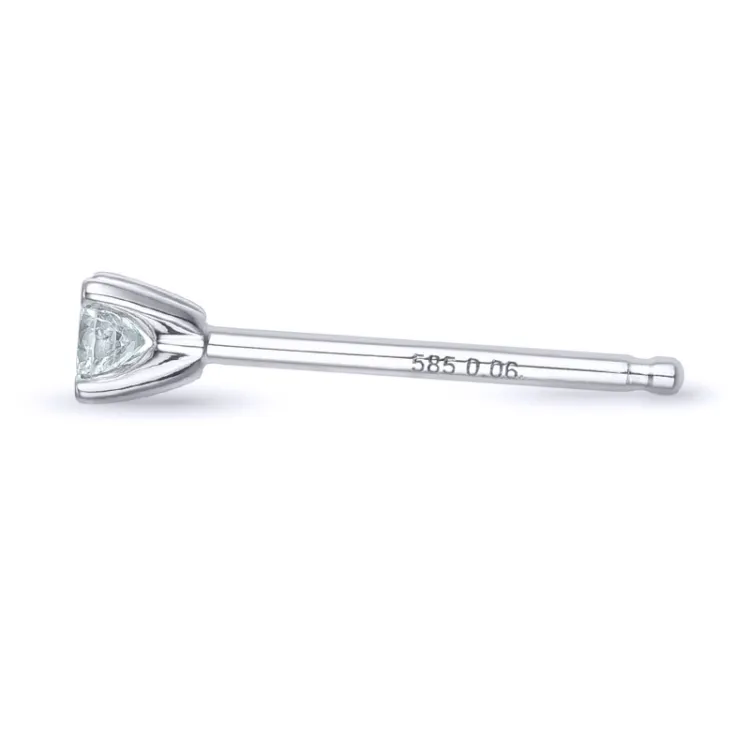 1 x 0,06 ct diamant solitaireørestik i 14 karat hvidguld med diamant 