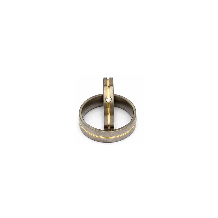 Vielsesringe i titanium og alm. guld 0,04 ct