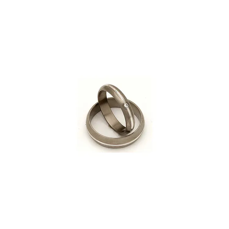 Vielsesringe i 14 karat titanium og hvidguld 0,030 ct
