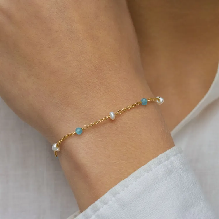 blå calcedon armbånd i forgyldt sølv - Loom Stones