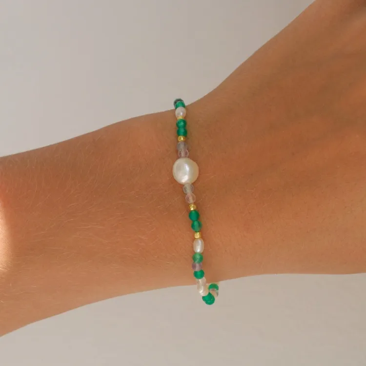 grøn armbånd i forgyldt sølv - Loom Stones