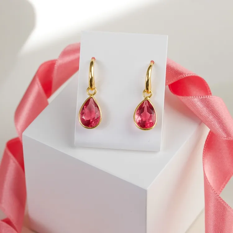 dråbe pink krystal øreringe i forgyldt sølv - Loom Stones