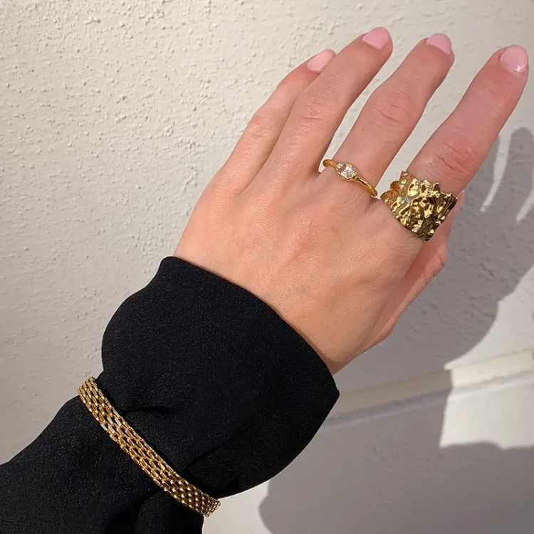 klar quartz ring i forgyldt sølv - Lumé Etched