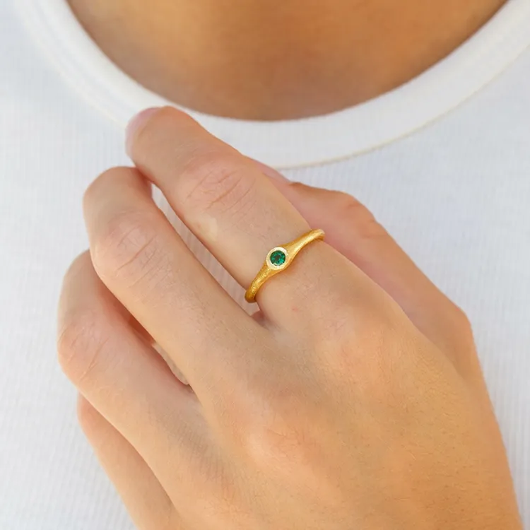 grøn krystal ring i forgyldt sølv - Loom Stones