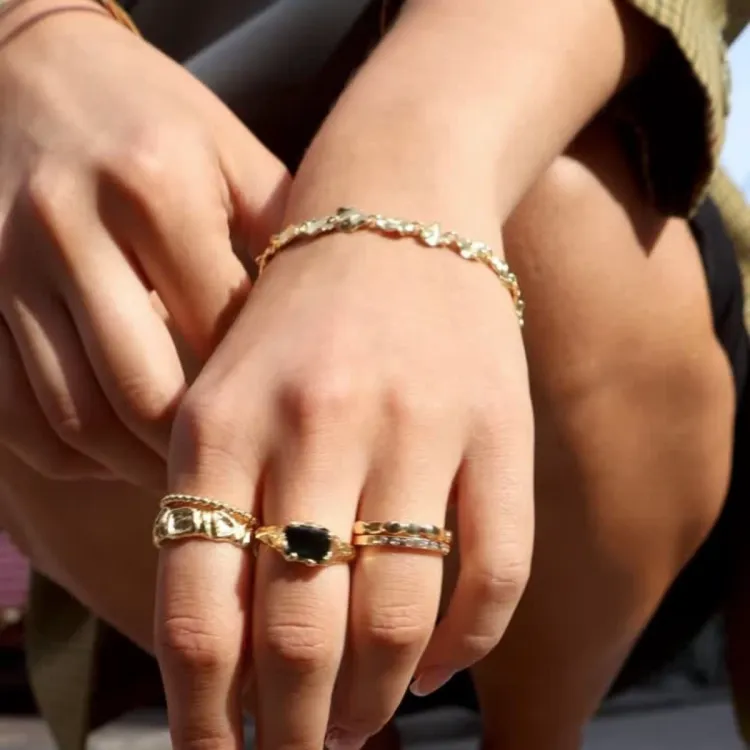 ring i forgyldt messing - Eliné