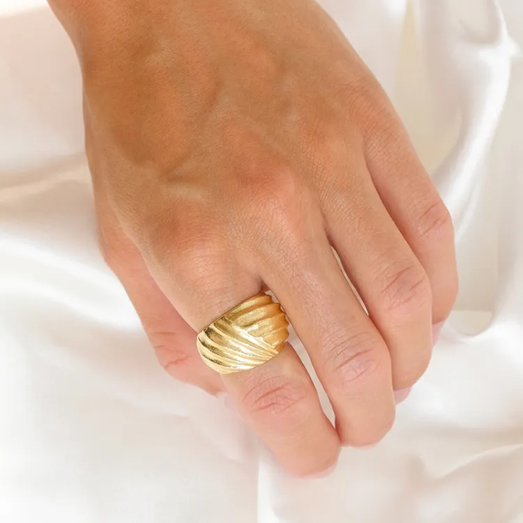 ring i forgyldt messing - Eliné