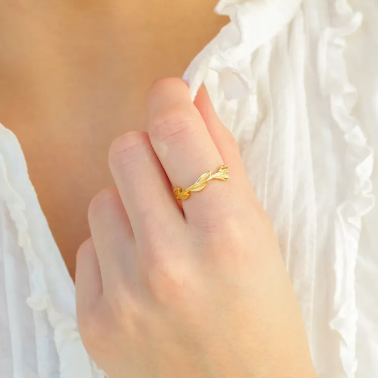 blad ring i forgyldt messing
