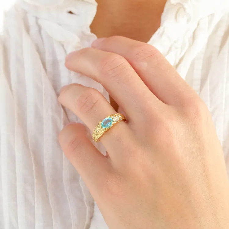 blå krystal ring i forgyldt messing - Eliné
