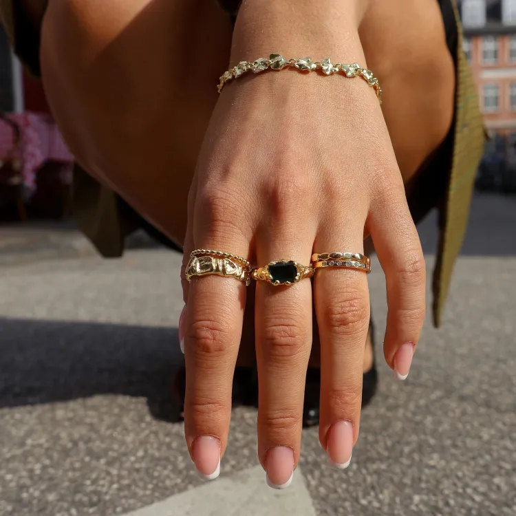 grøn krystal ring i forgyldt messing - Eliné