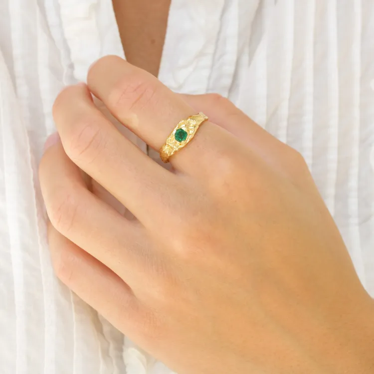 grøn krystal ring i forgyldt messing - Eliné
