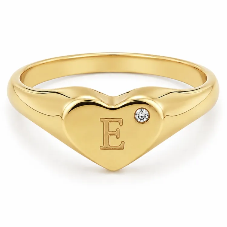 bogstav E zirkon ring i forgyldt messing