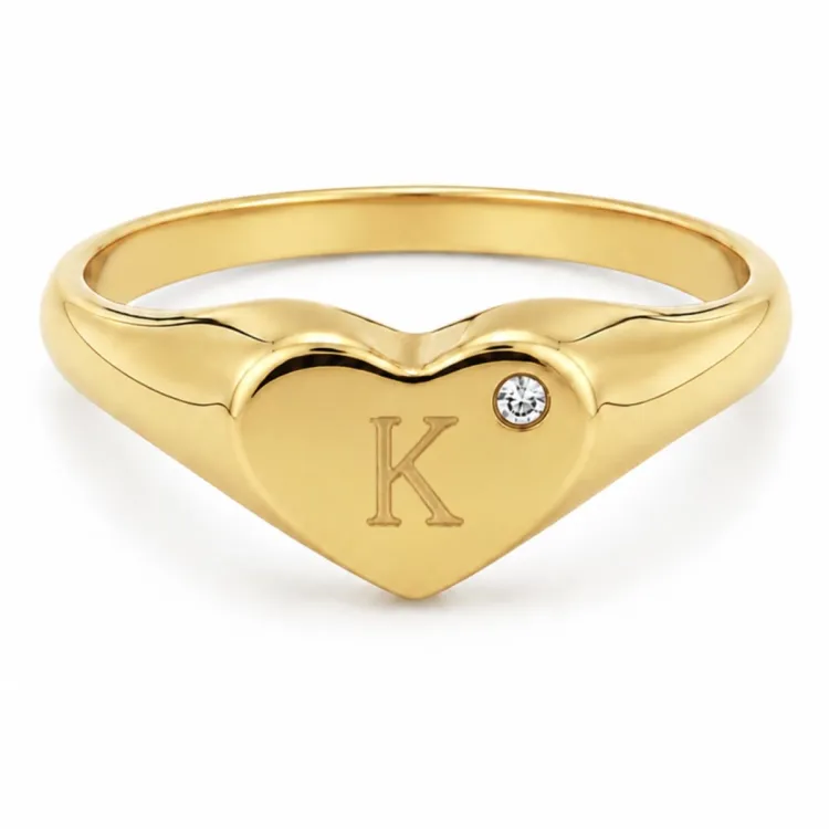 bogstav K zirkon ring i forgyldt messing