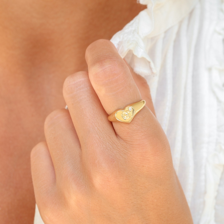 bogstav O zirkon ring i forgyldt messing