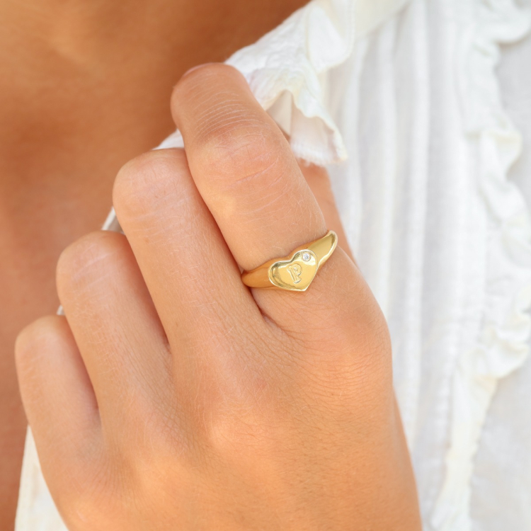 bogstav P zirkon ring i forgyldt messing