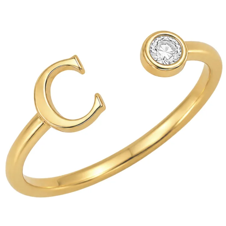 bogstav C zirkon ring i forgyldt messing